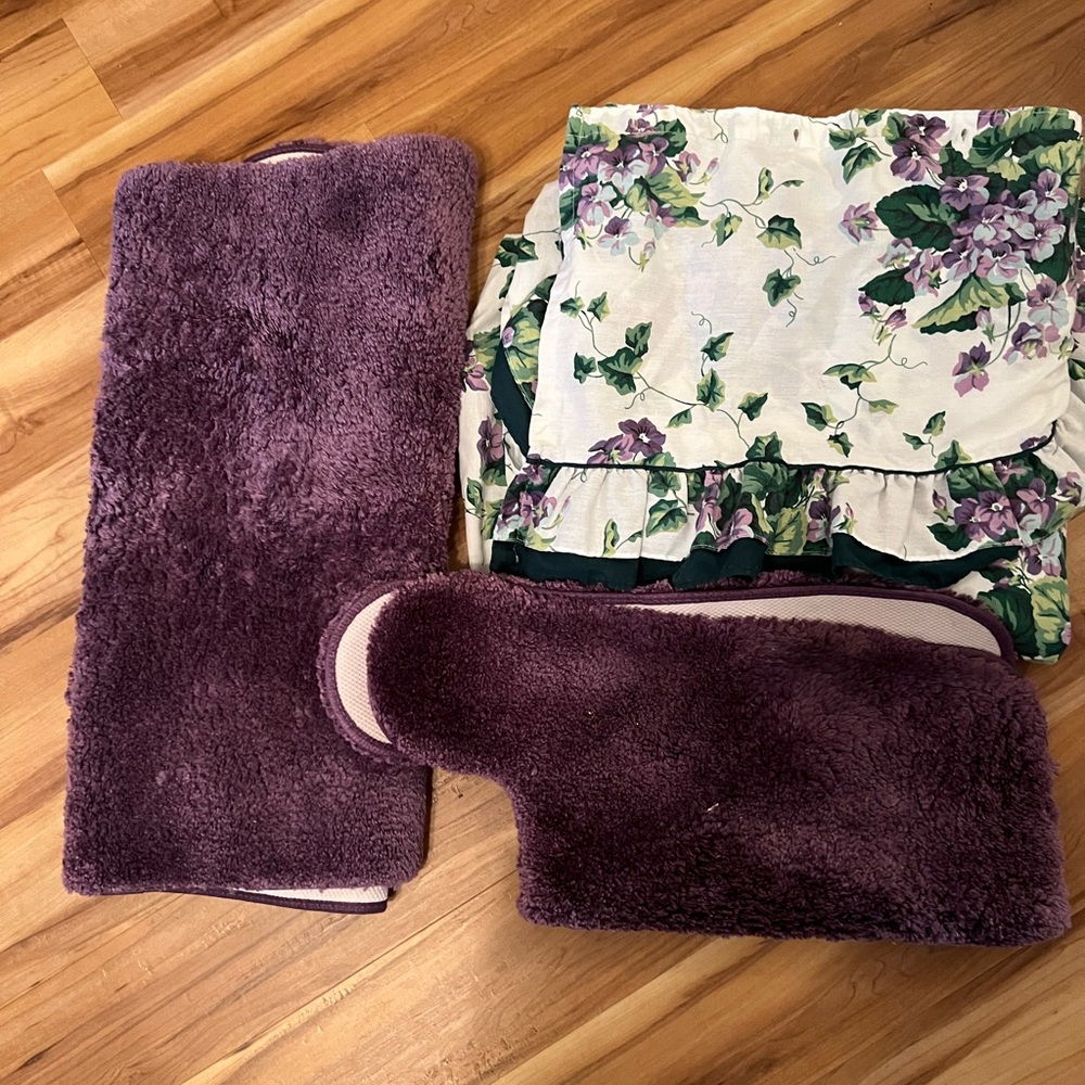 Floral shower curtain purple bath rugs excellent condition smoke free home